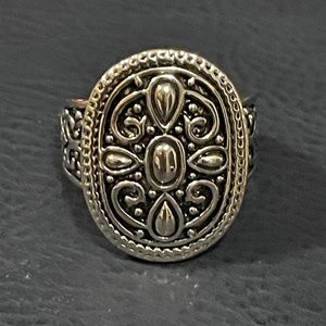 Cute silver ring